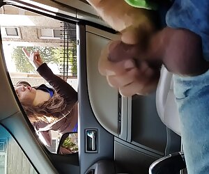 ناضجة اليابانية أنها تحمل فيديو سكس اجنبي مترجم الثدي العملاقة مع يديها في الجنس